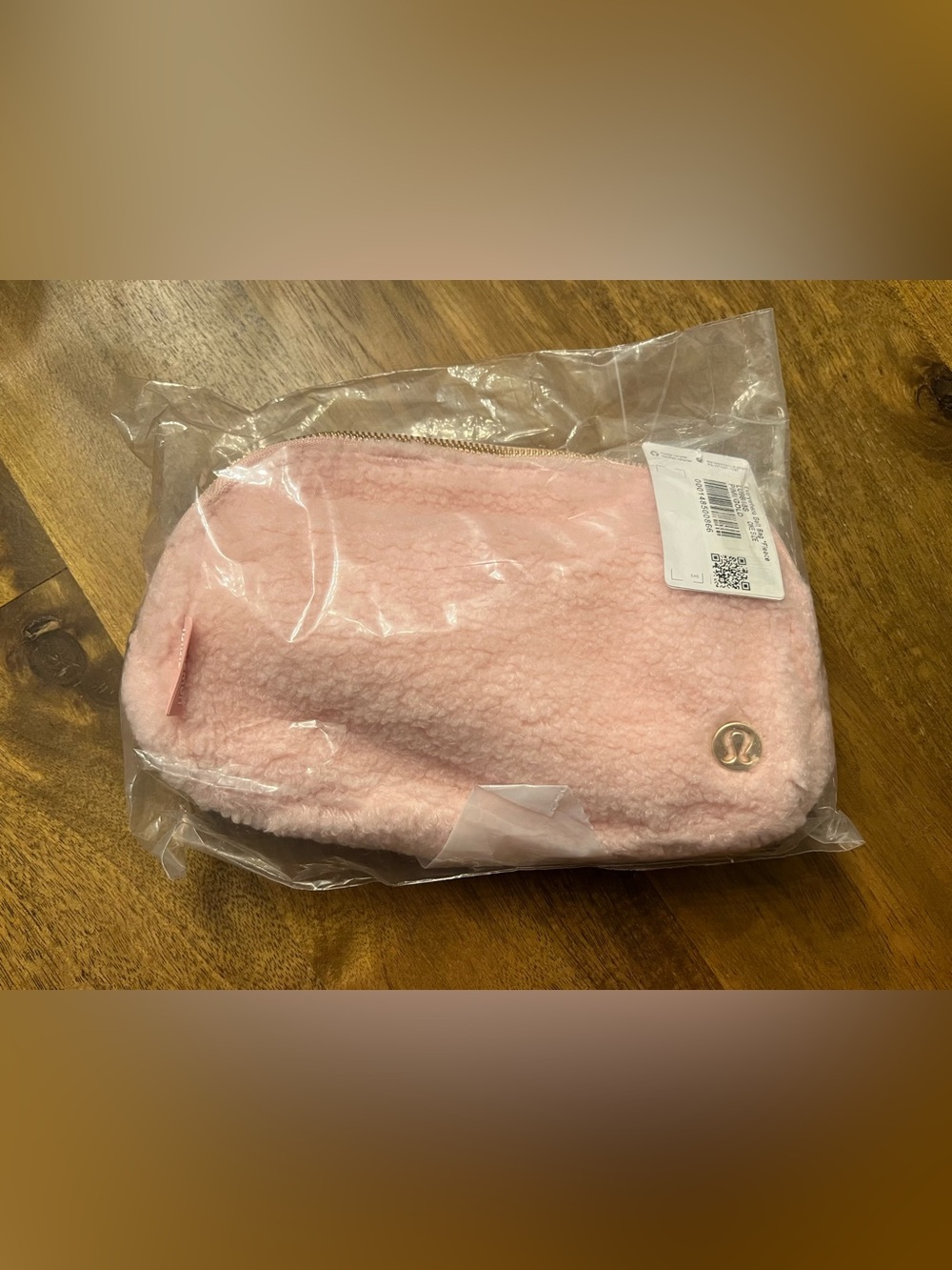 BRAND NEW Lululemon Fleece Everywhere Belt Bag in Beautiful Pink Mist Color - Picture 3 of 4